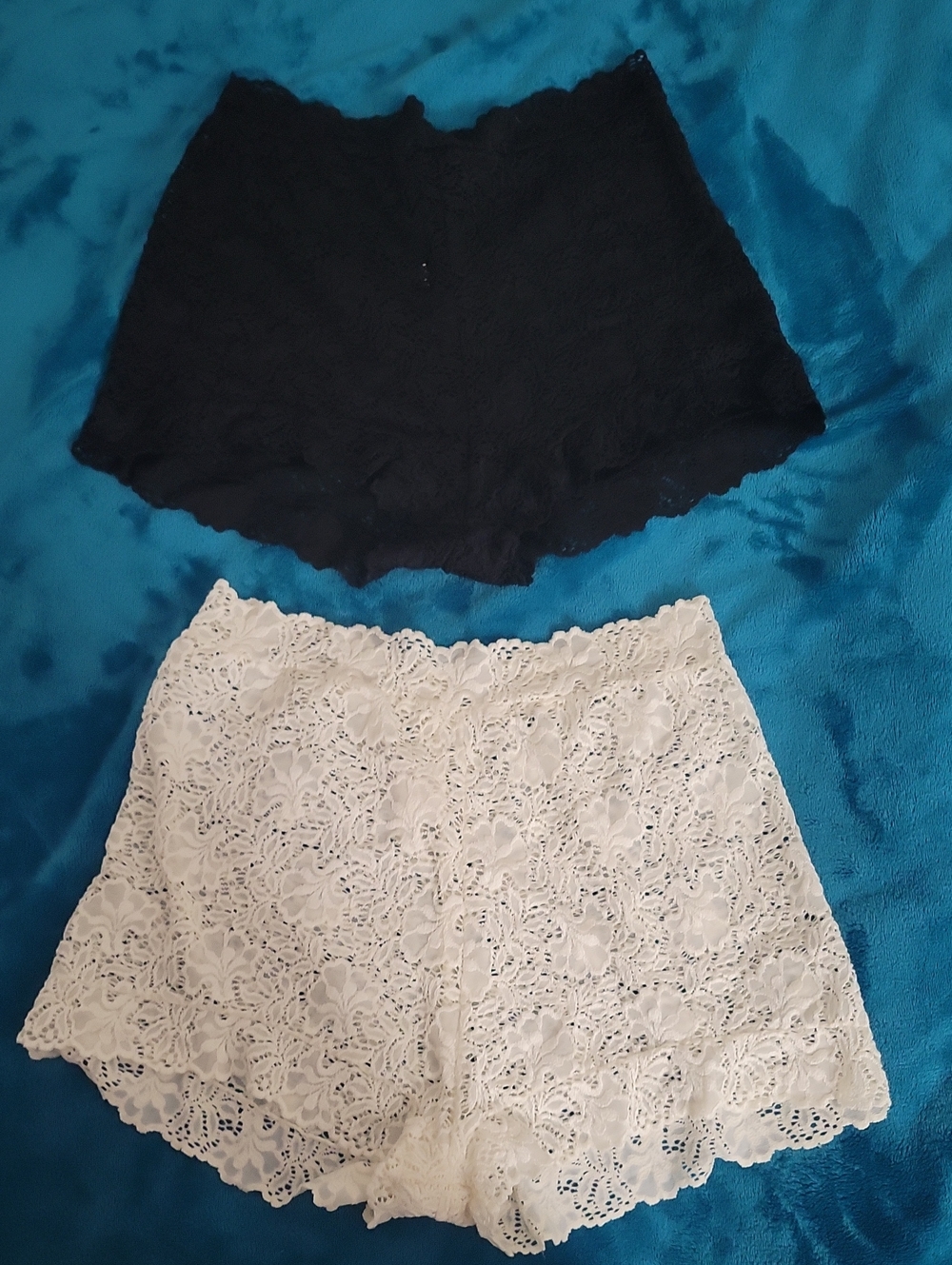 Intimate Cosabella Cream Lace Bottom with Intricate Floral Overlay. Size Small